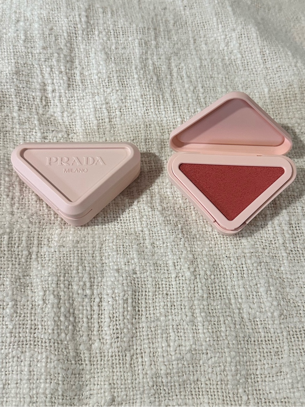 Prada- Touch Cream to Powder Soft Blur Longwear Blush